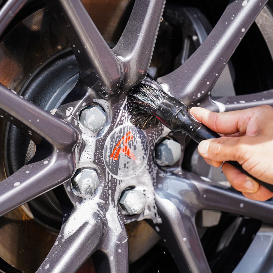Wheel Brush for your Tesla - TESBROS