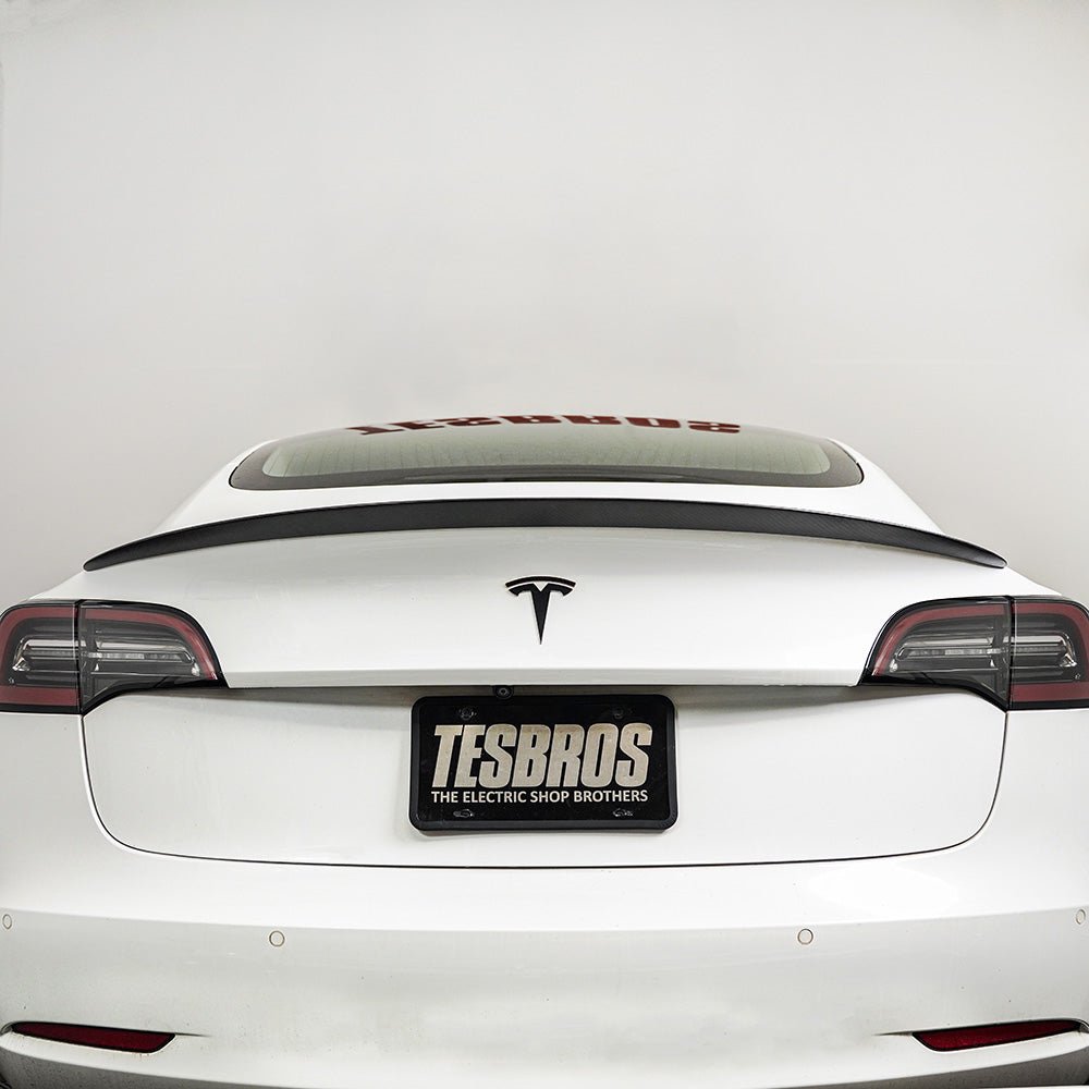 Aileron arrière en fibre de carbone adapté à Tesla Model 3 » Burkhart  Engineering
